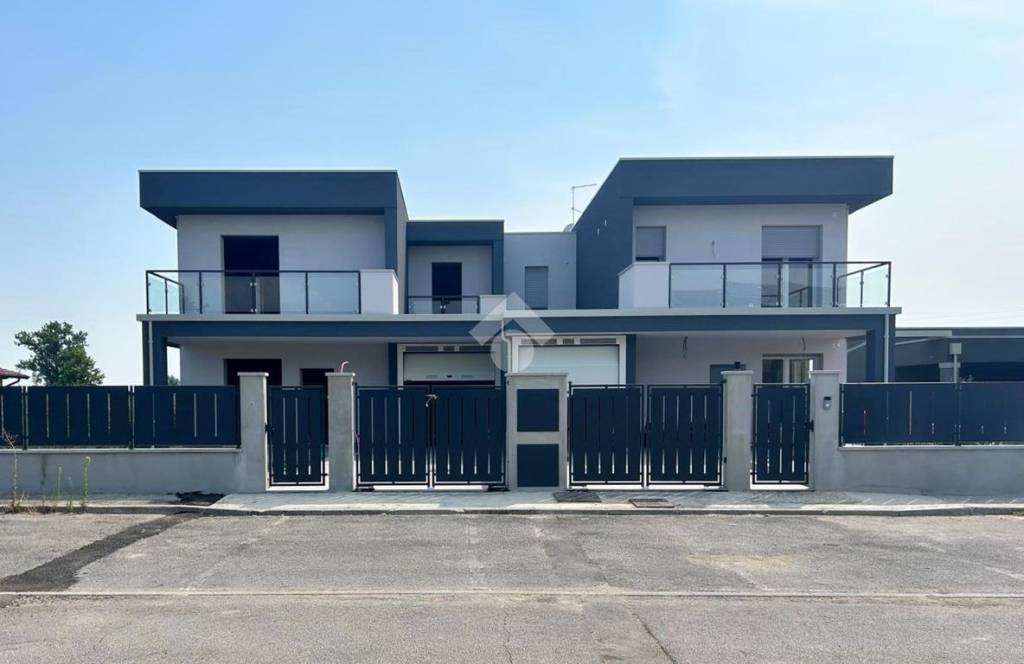casa indipendente in vendita a Dello in zona Corticelle Pieve
