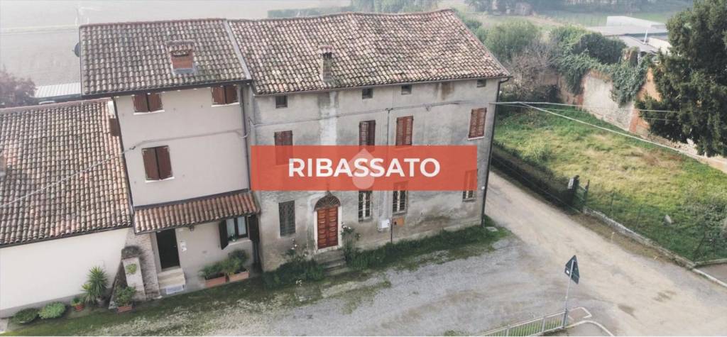 casa indipendente in vendita a Dello in zona Corticelle Pieve