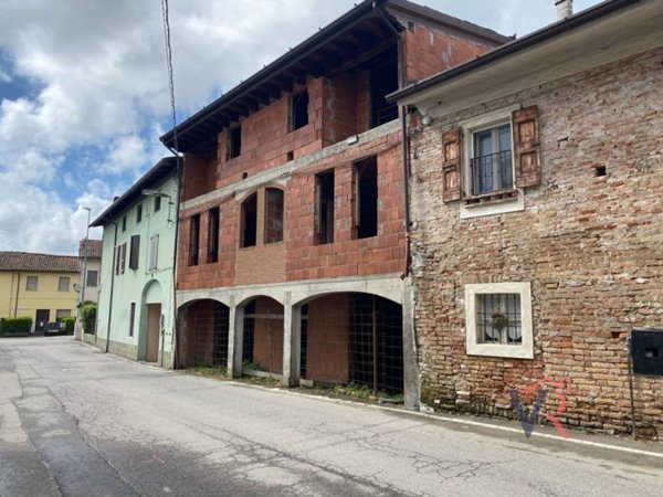 casa indipendente in vendita a Dello in zona Corticelle Pieve