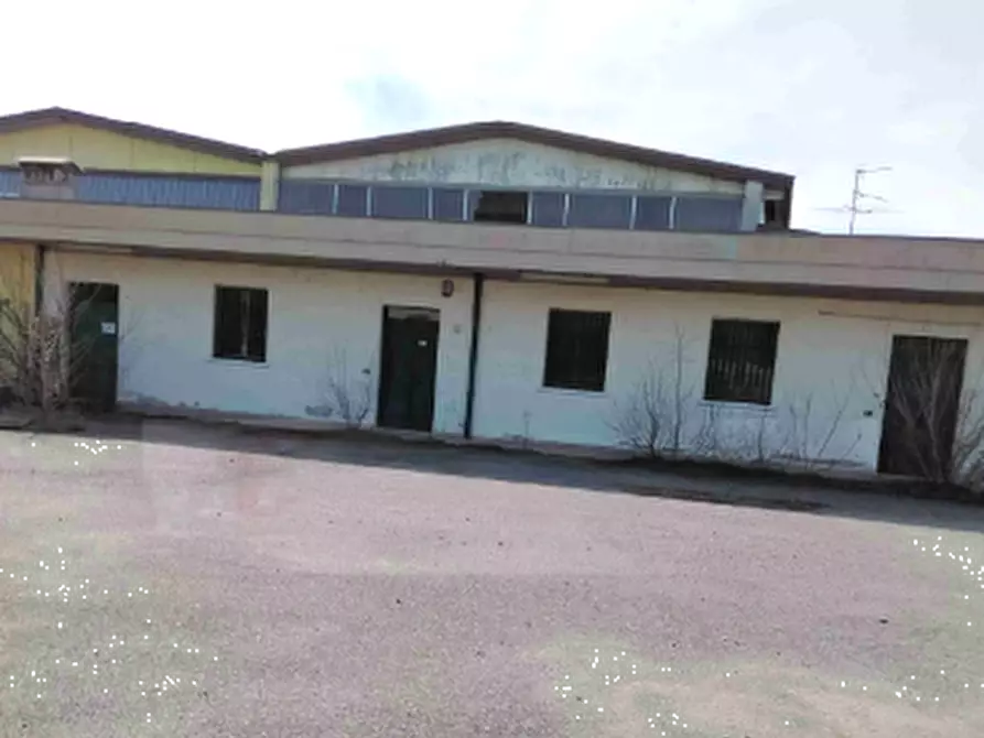 capannone in vendita a Dello