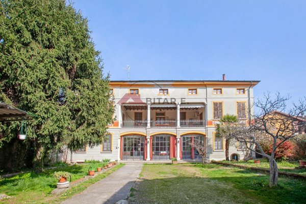 casa indipendente in vendita a Dello