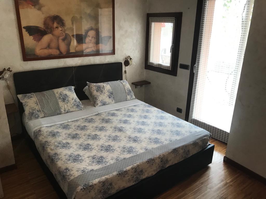 casa indipendente in vendita a Dello