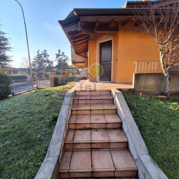 casa indipendente in vendita a Dello in zona Corticelle Pieve