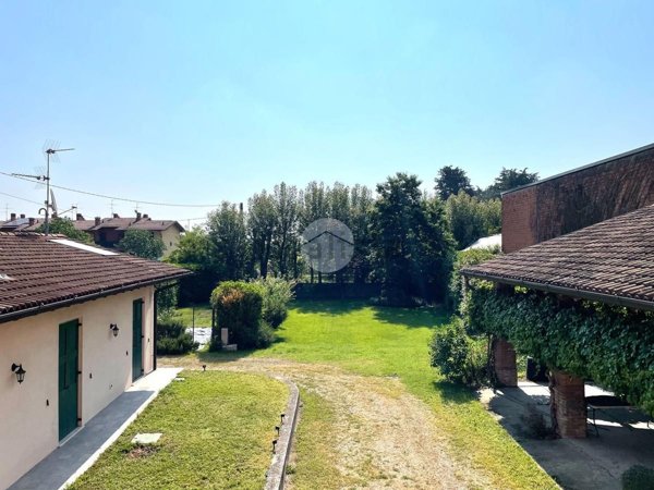 casa indipendente in vendita a Dello