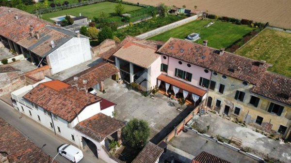 casa indipendente in vendita a Dello in zona Corticelle Pieve