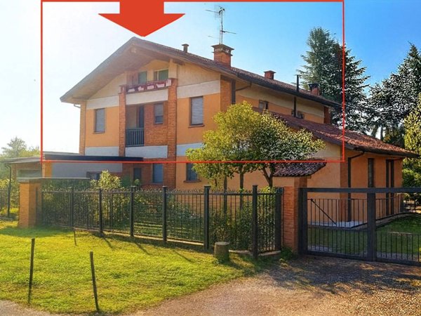 casa indipendente in vendita a Dello