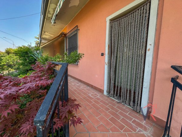 casa indipendente in vendita a Dello