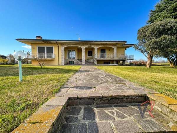 casa indipendente in vendita a Dello in zona Quinzanello