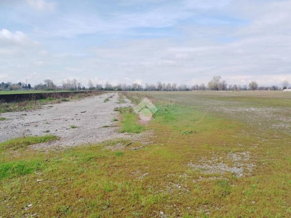 terreno in vendita a Dello