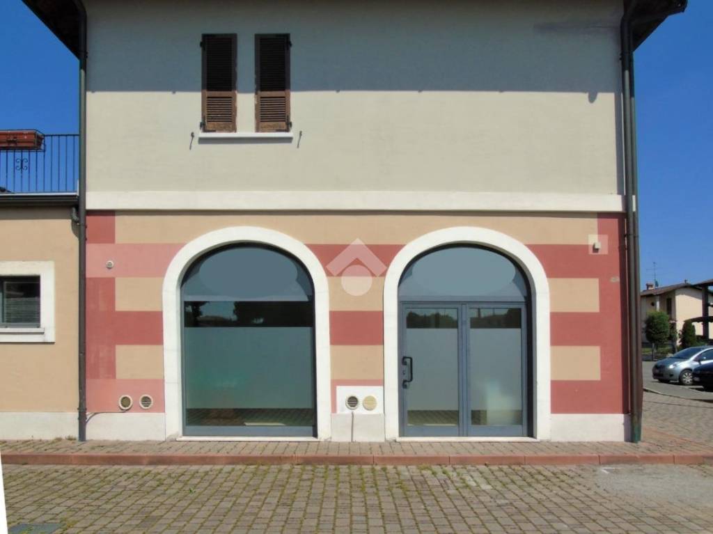 negozio in vendita a Dello
