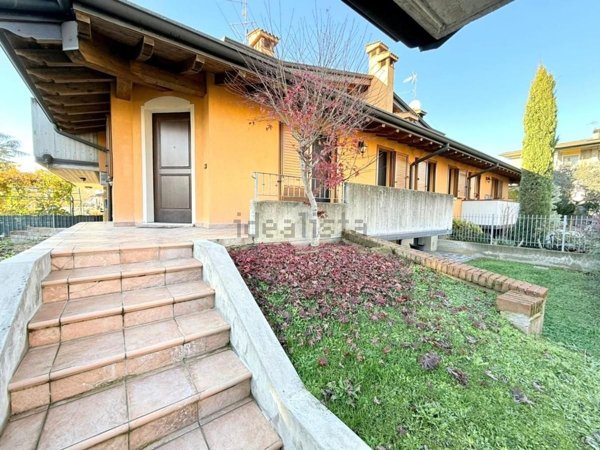 appartamento in vendita a Dello in zona Corticelle Pieve