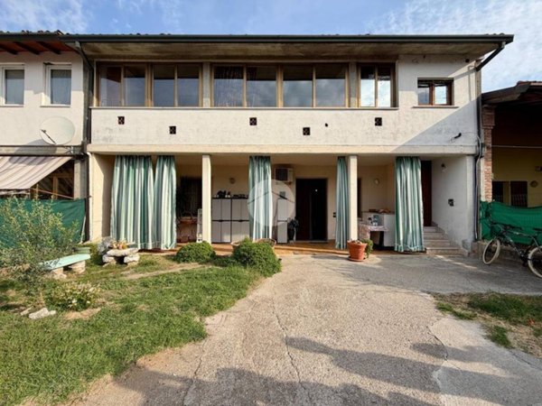 appartamento in vendita a Dello