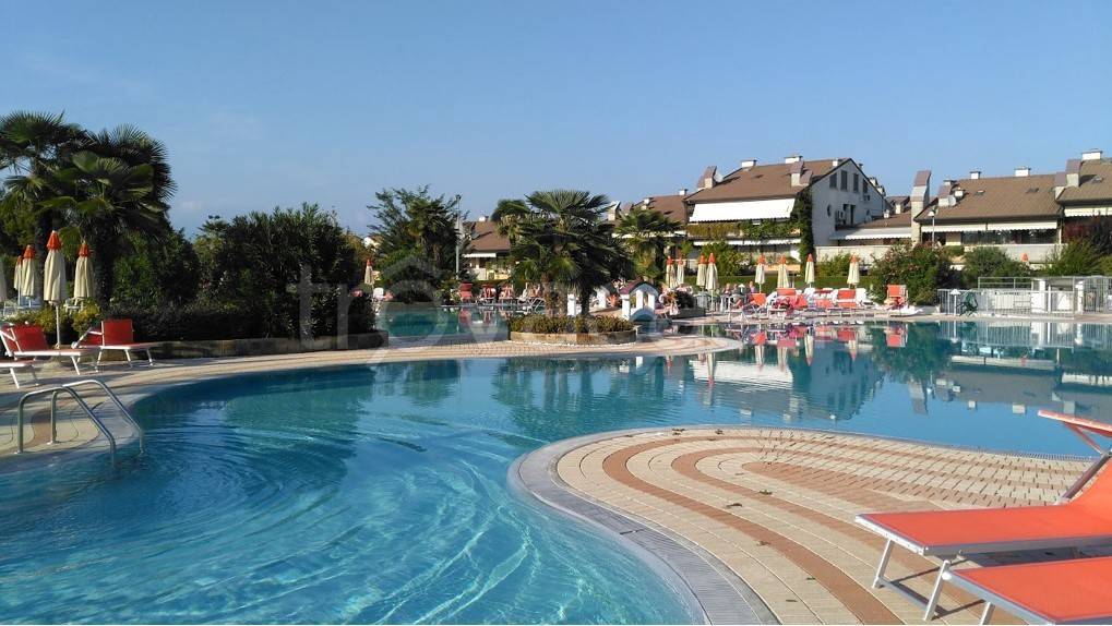 appartamento in vendita a Desenzano del Garda in zona Rivoltella