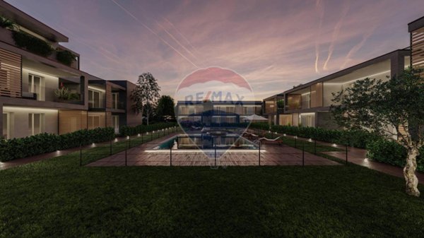 appartamento in vendita a Desenzano del Garda in zona Rivoltella