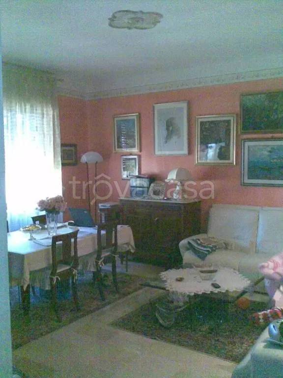 casa indipendente in vendita a Desenzano del Garda