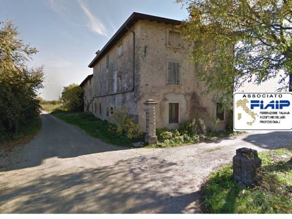 casa indipendente in vendita a Desenzano del Garda in zona Rivoltella