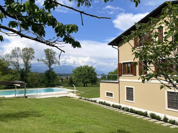 appartamento in vendita a Desenzano del Garda