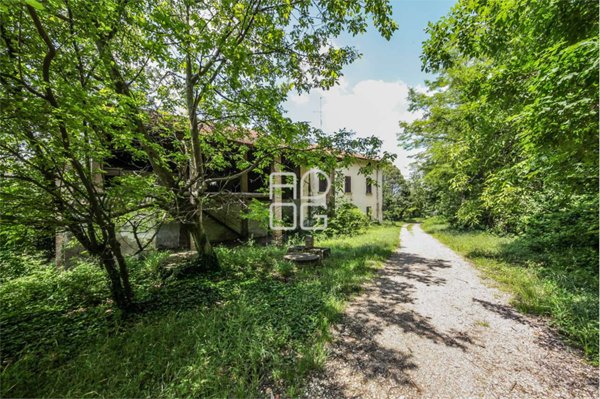casa indipendente in vendita a Desenzano del Garda