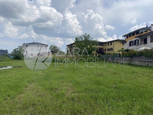 casa indipendente in vendita a Desenzano del Garda in zona Rivoltella