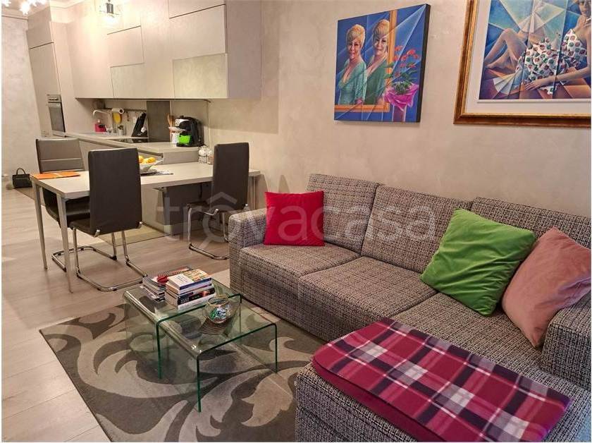 appartamento in vendita a Desenzano del Garda in zona Rivoltella