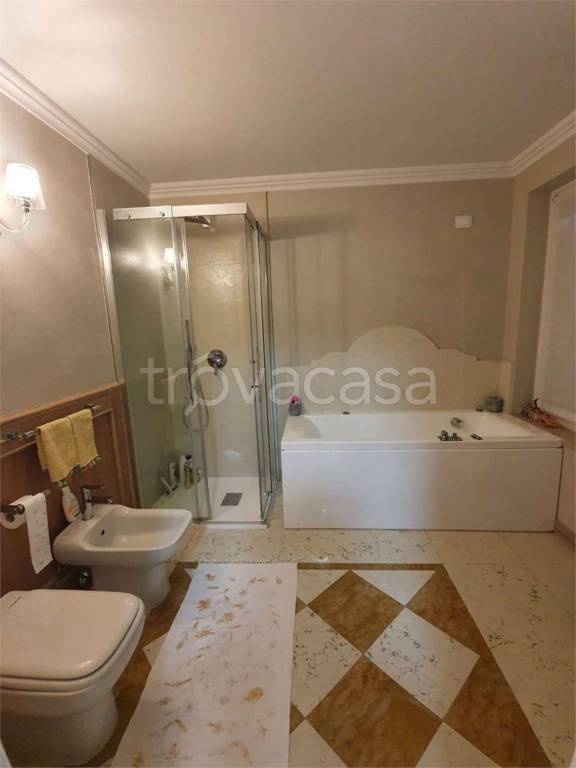 appartamento in vendita a Desenzano del Garda in zona Rivoltella