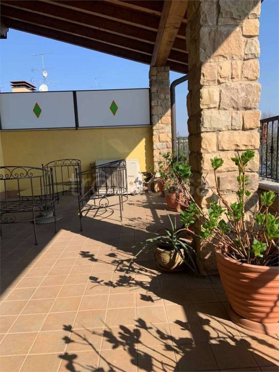 casa indipendente in vendita a Desenzano del Garda
