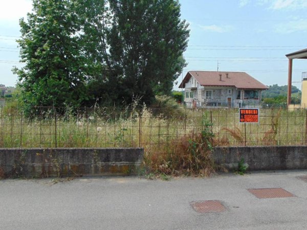 terreno edificabile in vendita a Desenzano del Garda in zona Vaccarolo