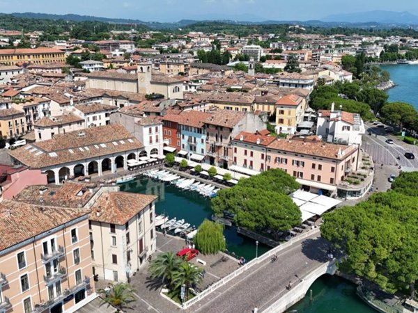 appartamento in vendita a Desenzano del Garda
