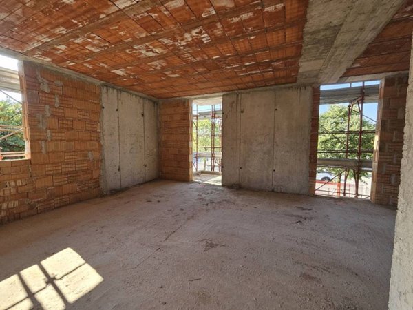 appartamento in vendita a Desenzano del Garda in zona Rivoltella