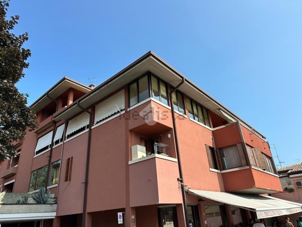appartamento in vendita a Desenzano del Garda in zona Rivoltella