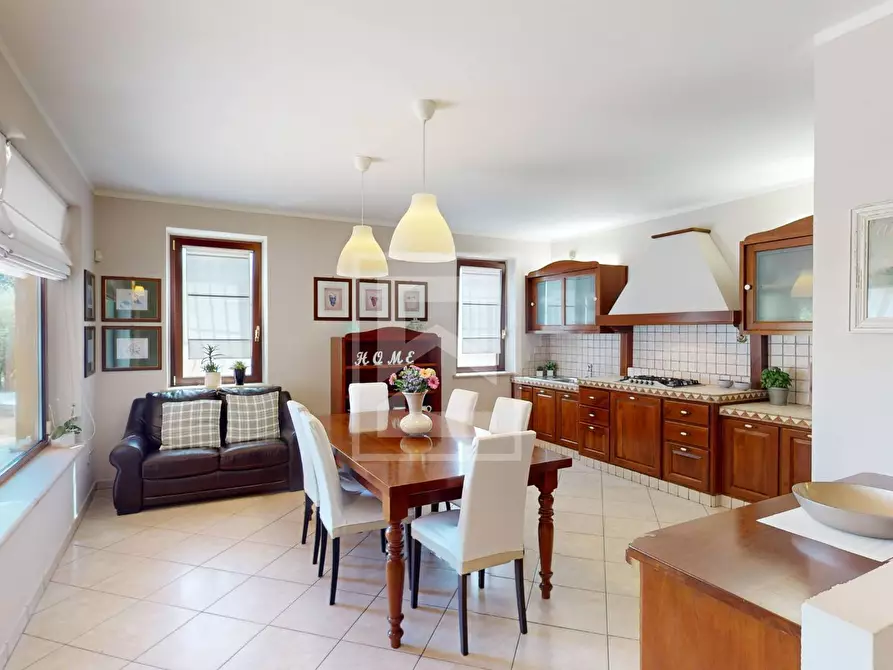 casa indipendente in vendita a Desenzano del Garda