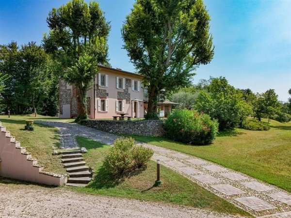 casa indipendente in vendita a Desenzano del Garda