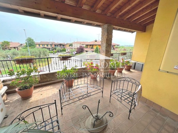 casa indipendente in vendita a Desenzano del Garda