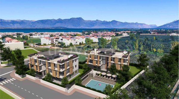 appartamento in vendita a Desenzano del Garda in zona Rivoltella