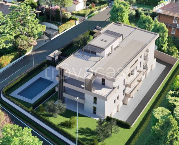 appartamento in vendita a Desenzano del Garda in zona Rivoltella