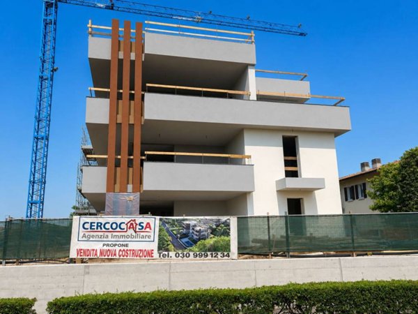appartamento in vendita a Desenzano del Garda in zona Rivoltella