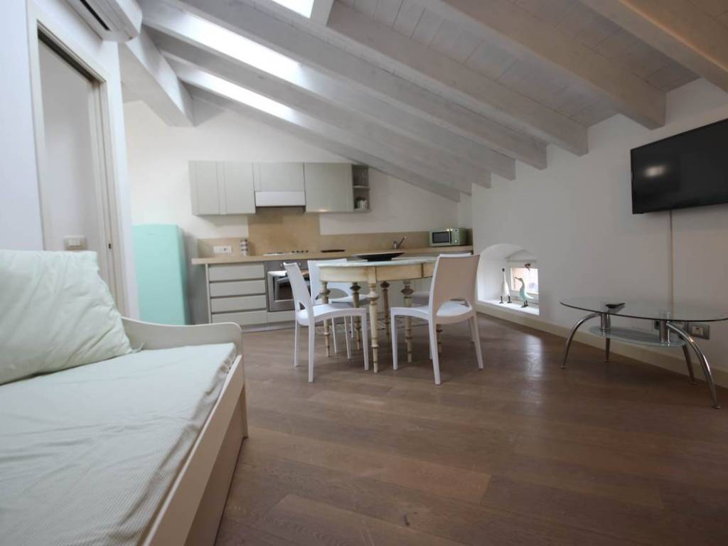 appartamento in vendita a Desenzano del Garda