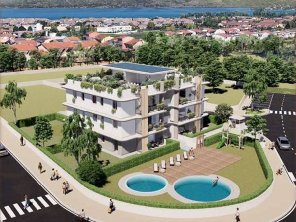 appartamento in vendita a Desenzano del Garda in zona Rivoltella