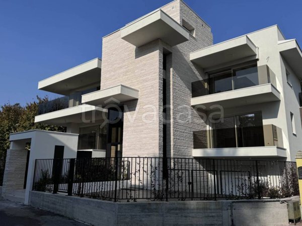 appartamento in vendita a Desenzano del Garda