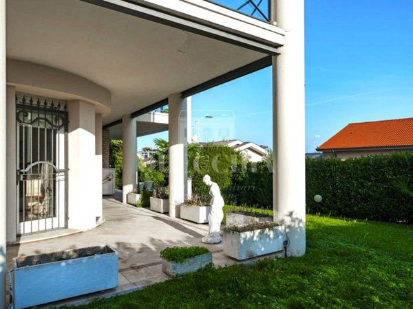 appartamento in vendita a Desenzano del Garda