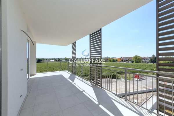 appartamento in vendita a Desenzano del Garda in zona Rivoltella