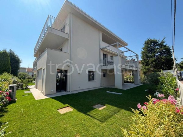 appartamento in vendita a Desenzano del Garda