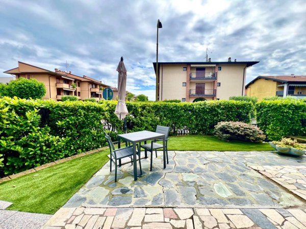 appartamento in vendita a Desenzano del Garda in zona Rivoltella