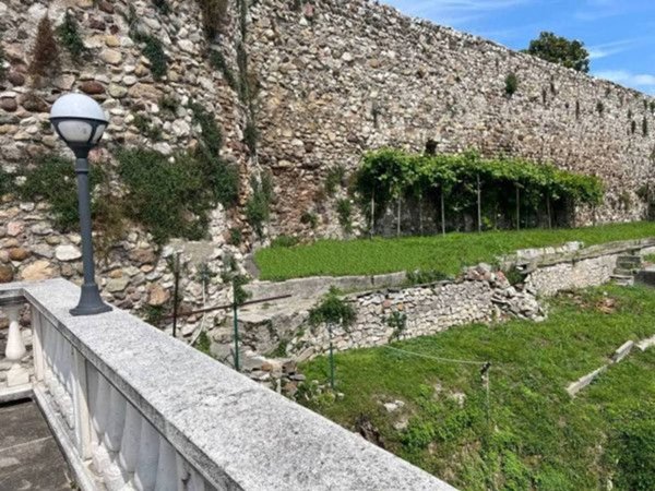 appartamento in vendita a Desenzano del Garda in zona Campeggio sul Vò