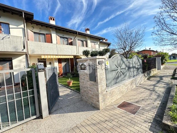 casa indipendente in vendita a Desenzano del Garda