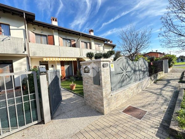 casa indipendente in vendita a Desenzano del Garda