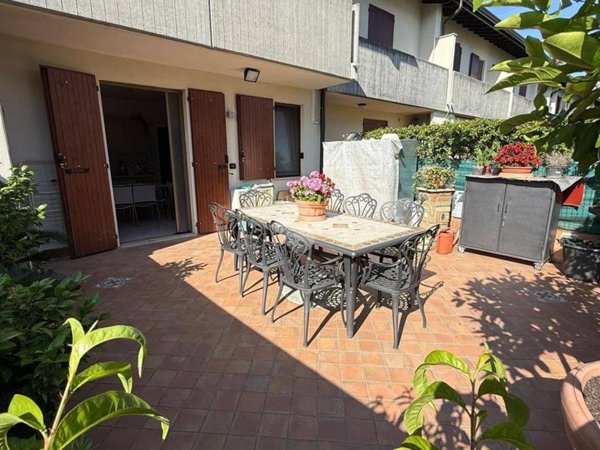 casa indipendente a Desenzano del Garda in zona San Martino della Battaglia