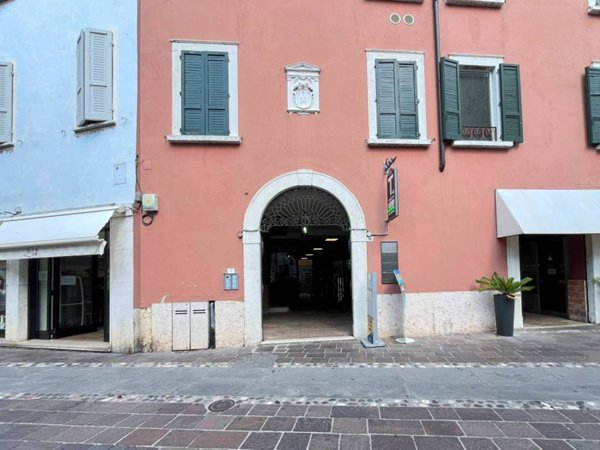 ufficio in vendita a Desenzano del Garda