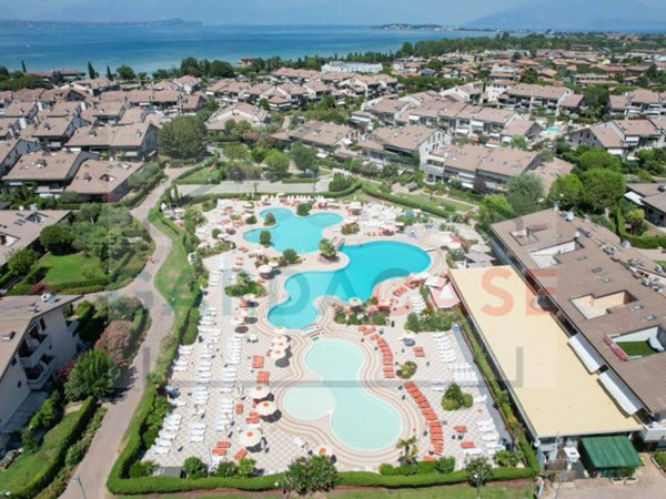 appartamento in vendita a Desenzano del Garda in zona Rivoltella