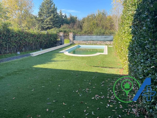 casa indipendente in vendita a Desenzano del Garda